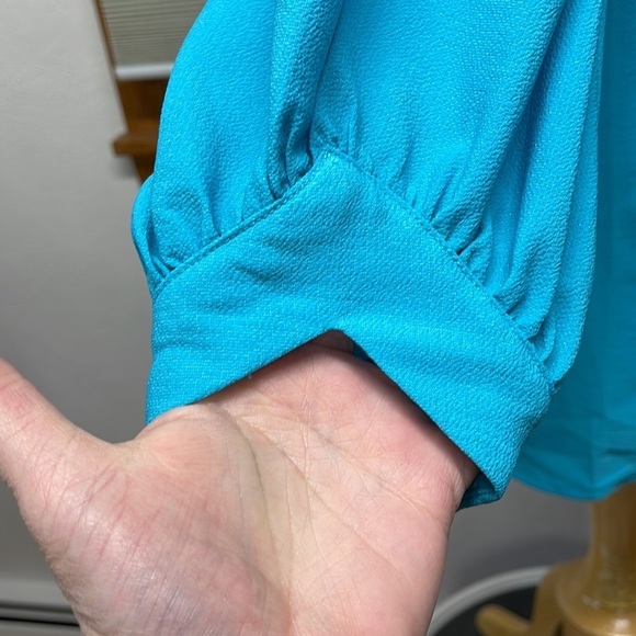 Gibson x Living in Yellow NWT Turquoise Maggie Twist Hem Top Size Medium - Picture 5 of 11